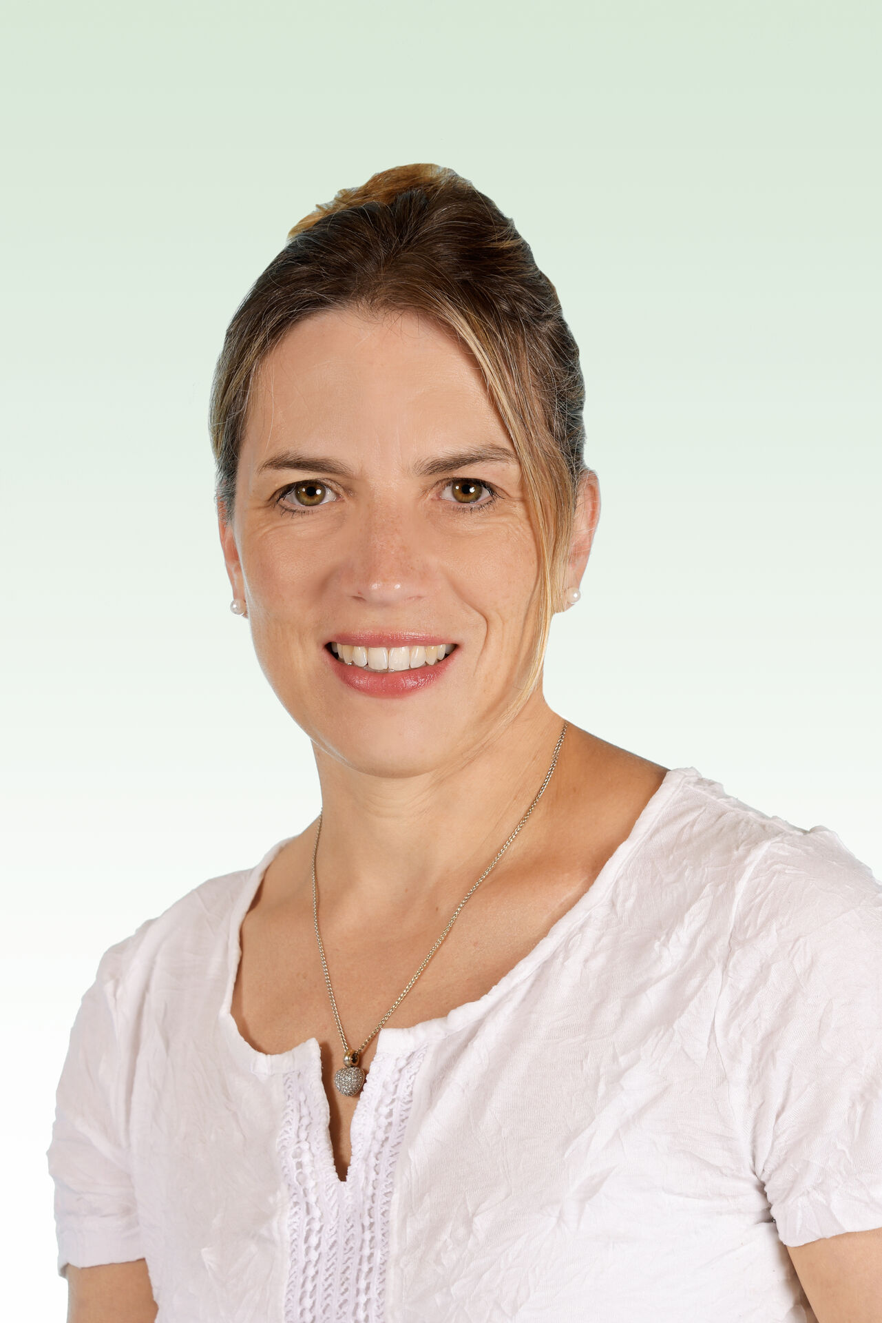 Dr. med. Sandra Dübendorfer-Mäder bei der Untersuchung